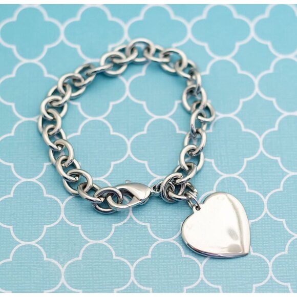 Vintage Cute Big Heart Silver Tone Bracelet 7 3/4 inch - R27 - Picture 1 of 3